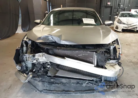 2018 Honda Civic Sport z USA, uszkodzony, nr VIN SHHFK7H49JU408440